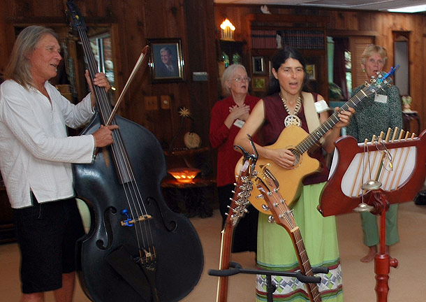 Lee Pinkerson at Dancing Peacock Paradise Xmas 2011